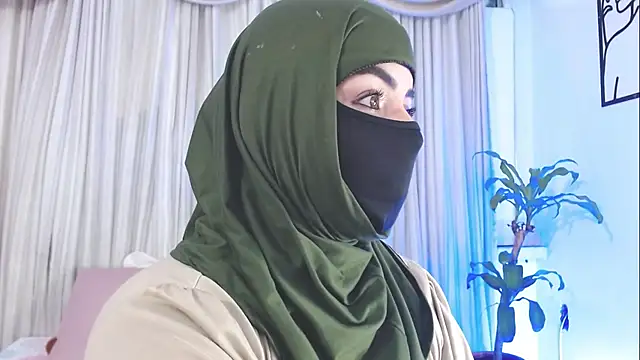 Snapshot of Uzra_hayed chatting on 13, 10, 2025 Uzra hayed online show from 13, 10, 2025