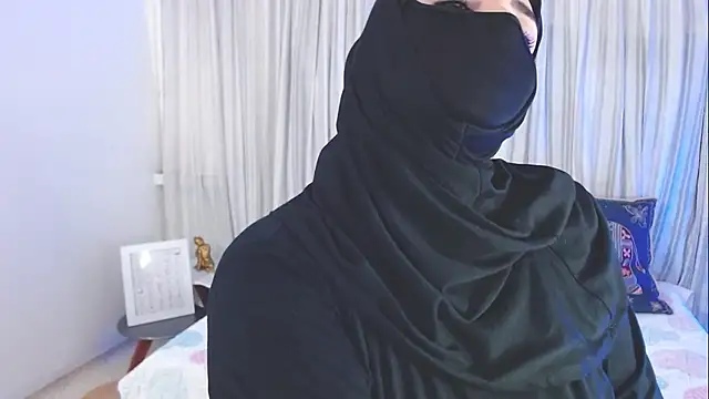 Snapshot of Uzra_hayed chatting on 14, 10, 2025 Uzra hayed online show from 14, 10, 2025