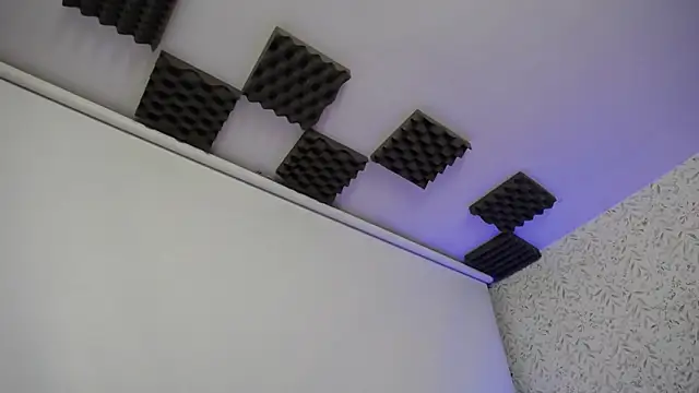 luly pink online show from 25, 11, 2025