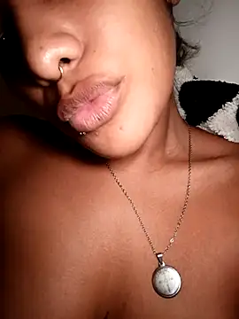 VictoireFeller online show from 1, 10, 2025