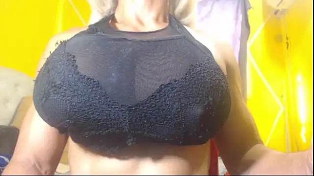 DanielaMuscleTS online show from 9, 1, 2025