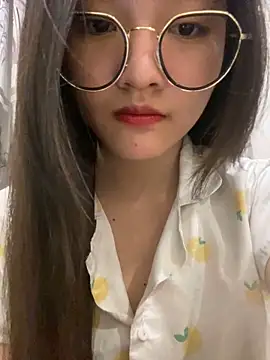 Krixxi22 online show from 6, 3, 2025