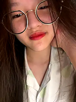 Krixxi22 online show from 4, 11, 2025