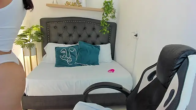 zoe danae  online show from 22, 2, 2025