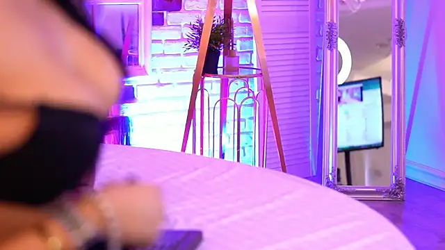 Snapshot of LoretteVega chatting on 8, 2, 2025 LoretteVega online show from 8, 2, 2025