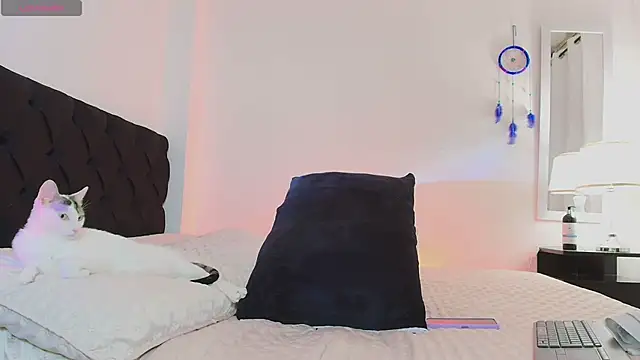 Snapshot of MeganLorensx chatting on 9, 2, 2025 MeganLorensx online show from 9, 2, 2025