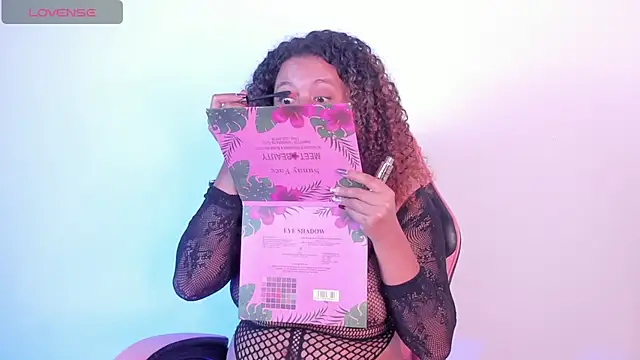 Kenia tompson01 online show from 18, 11, 2025