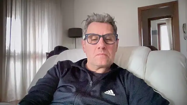 Snapshot of Britmi chatting on 1, 3, 2026 Britmi online show from 1, 3, 2026