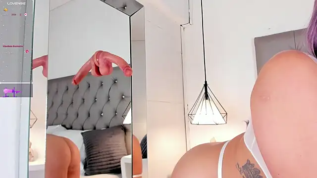 Snapshot of AliceHanz chatting on 12, 1, 2025 AliceHanz online show from 12, 1, 2025