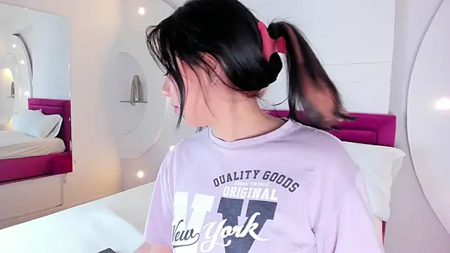 Snapshot of AliceHanz chatting on 23, 2, 2025 AliceHanz online show from 23, 2, 2025