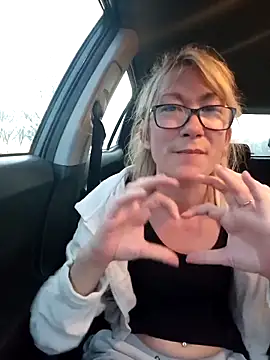 Timide girl2 online show from 12, 3, 2025