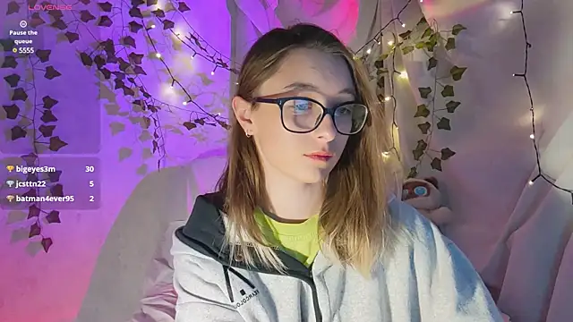 Snapshot of monlight__dana chatting on 2, 12, 2024 monlight  dana online show from 2, 12, 2024