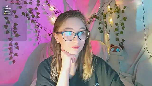 Snapshot of monlight__dana chatting on 6, 12, 2024 monlight  dana online show from 6, 12, 2024