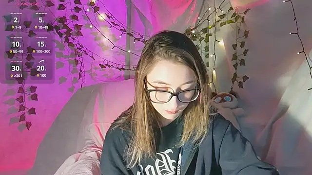 Snapshot of monlight__dana chatting on 7, 12, 2024 monlight  dana online show from 7, 12, 2024