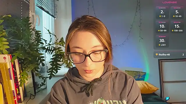 Snapshot of monlight__dana chatting on 6, 1, 2025 monlight  dana online show from 6, 1, 2025