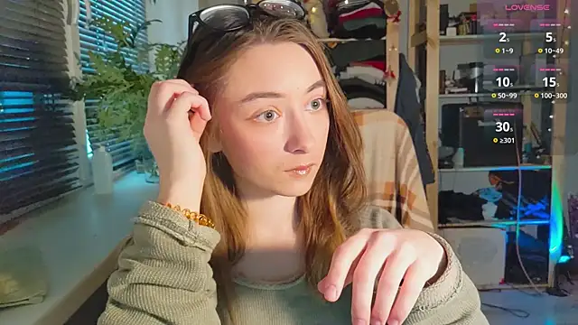 Snapshot of monlight__dana chatting on 5, 3, 2025 monlight  dana online show from 5, 3, 2025