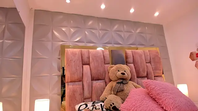 Charlotte Ice1 online show from 7, 4, 2026