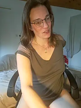 SpiceLea online show from 7, 2, 2025