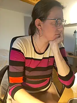 SpiceLea online show from 10, 3, 2025