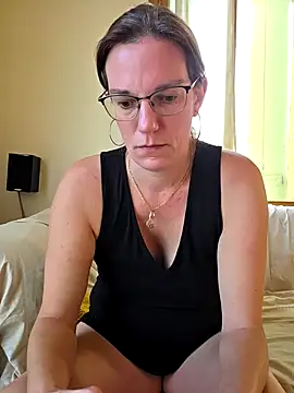 SpiceLea online show from 17, 9, 2025