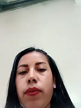 Snapshot of _andrea30 chatting on 5, 2, 2025 andrea30 online show from 5, 2, 2025