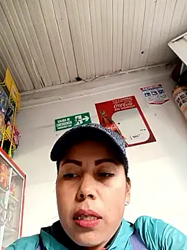 Snapshot of _andrea30 chatting on 11, 9, 2025 andrea30 online show from 11, 9, 2025