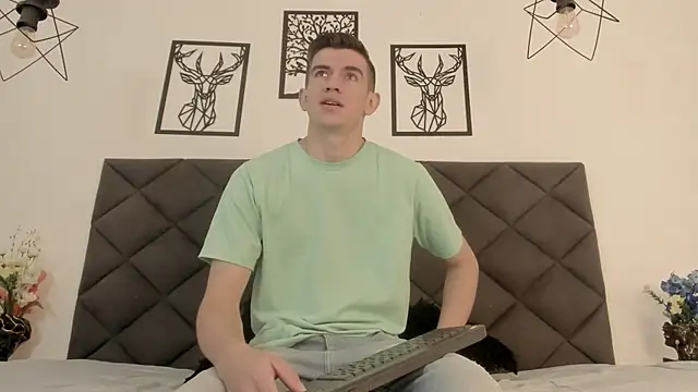 MikaelSlow online show from 17, 2, 2025