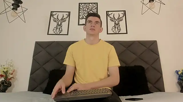 MikaelSlow online show from 20, 2, 2025