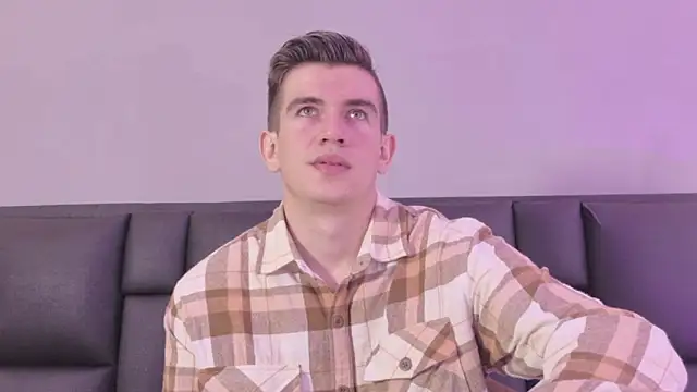 MikaelSlow online show from 4, 4, 2026