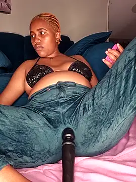 SquirtQueen222 online show from 24, 2, 2026