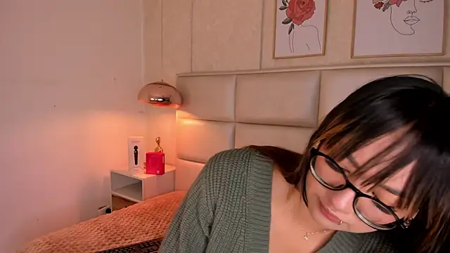 Snapshot of Aily_Yozuko chatting on 26, 11, 2025 Aily Yozuko online show from 26, 11, 2025