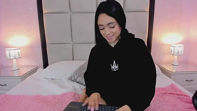 HannaClarrk  online show from 22, 1, 2025