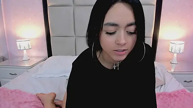 HannaClarrk  online show from 28, 1, 2025