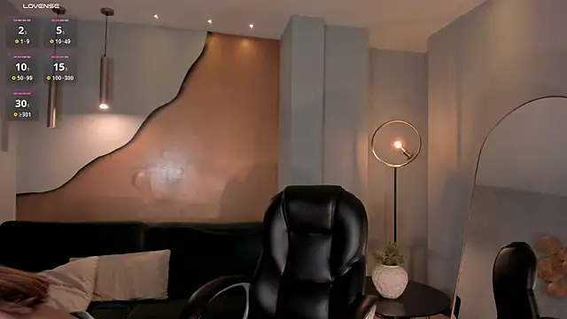 CarolineGraceX online show from 15, 1, 2025