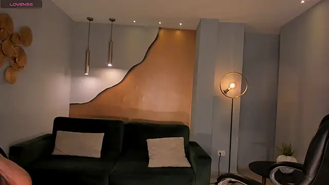 DonnaStonne online show from 22, 12, 2024