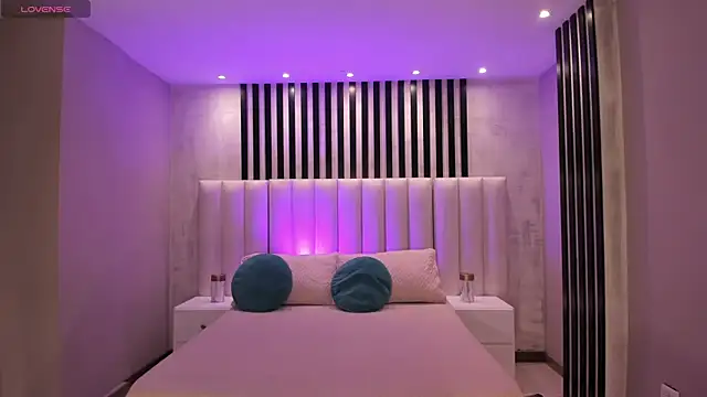 DonnaStonne online show from 30, 9, 2025