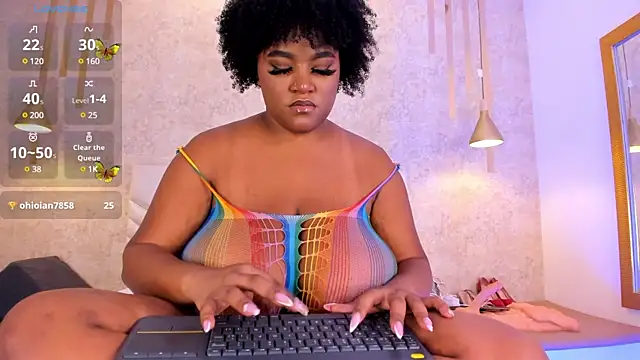 NiiaMoore online show from 25, 1, 2025