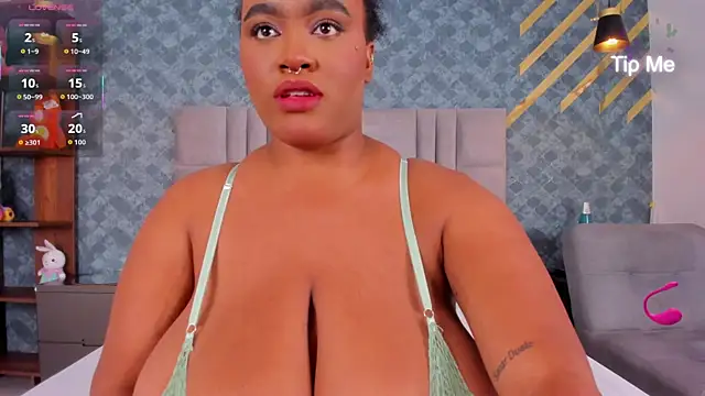 NiiaMoore online show from 22, 12, 2025