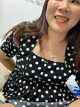 Snapshot of Baby-bigtits chatting on 4, 3, 2025 Baby-bigtits online show from 4, 3, 2025