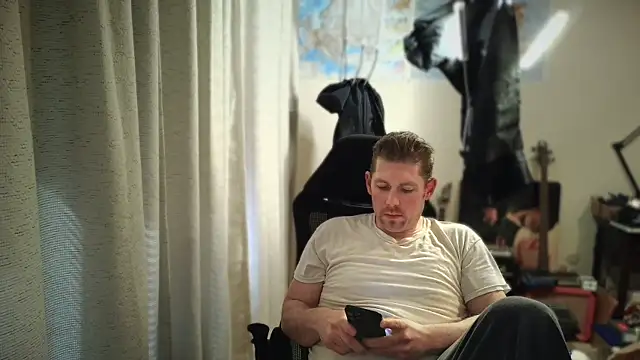 Snapshot of Rock_Pierce chatting on 12, 3, 2025 Rock Pierce online show from 12, 3, 2025