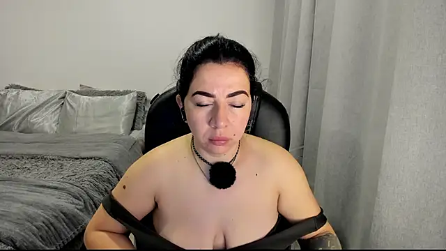 Snapshot of Im_coco chatting on 5, 4, 2026 Im coco online show from 5, 4, 2026