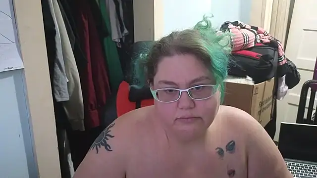 Snapshot of EmberCum chatting on 28, 11, 2025 EmberCum online show from 28, 11, 2025