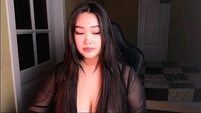 Snapshot of Erica_Wayne chatting on 12, 3, 2025 Erica Wayne online show from 12, 3, 2025