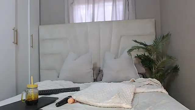 naughtyblackdolie online show from 27, 2, 2025