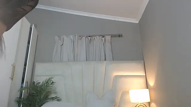 naughtyblackdolie online show from 16, 9, 2025