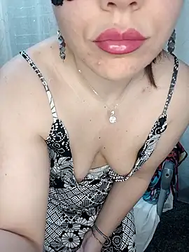 SexySweetPaola online show from 8, 5, 2026
