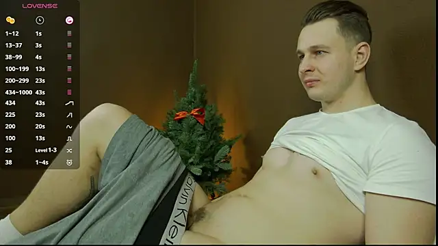 Snapshot of charlie_smiley chatting on 16, 12, 2024 charlie smiley online show from 16, 12, 2024