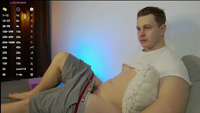 Snapshot of charlie_smiley chatting on 20, 2, 2025 charlie smiley online show from 20, 2, 2025