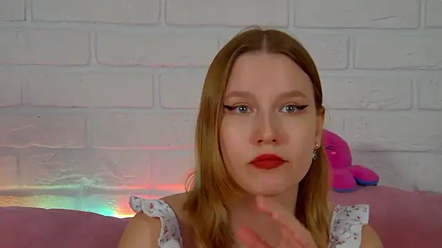 Snapshot of LiliLinn chatting on 25, 4, 2026 LiliLinn online show from 25, 4, 2026