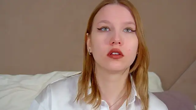Snapshot of LiliLinn chatting on 19, 5, 2026 LiliLinn online show from 19, 5, 2026